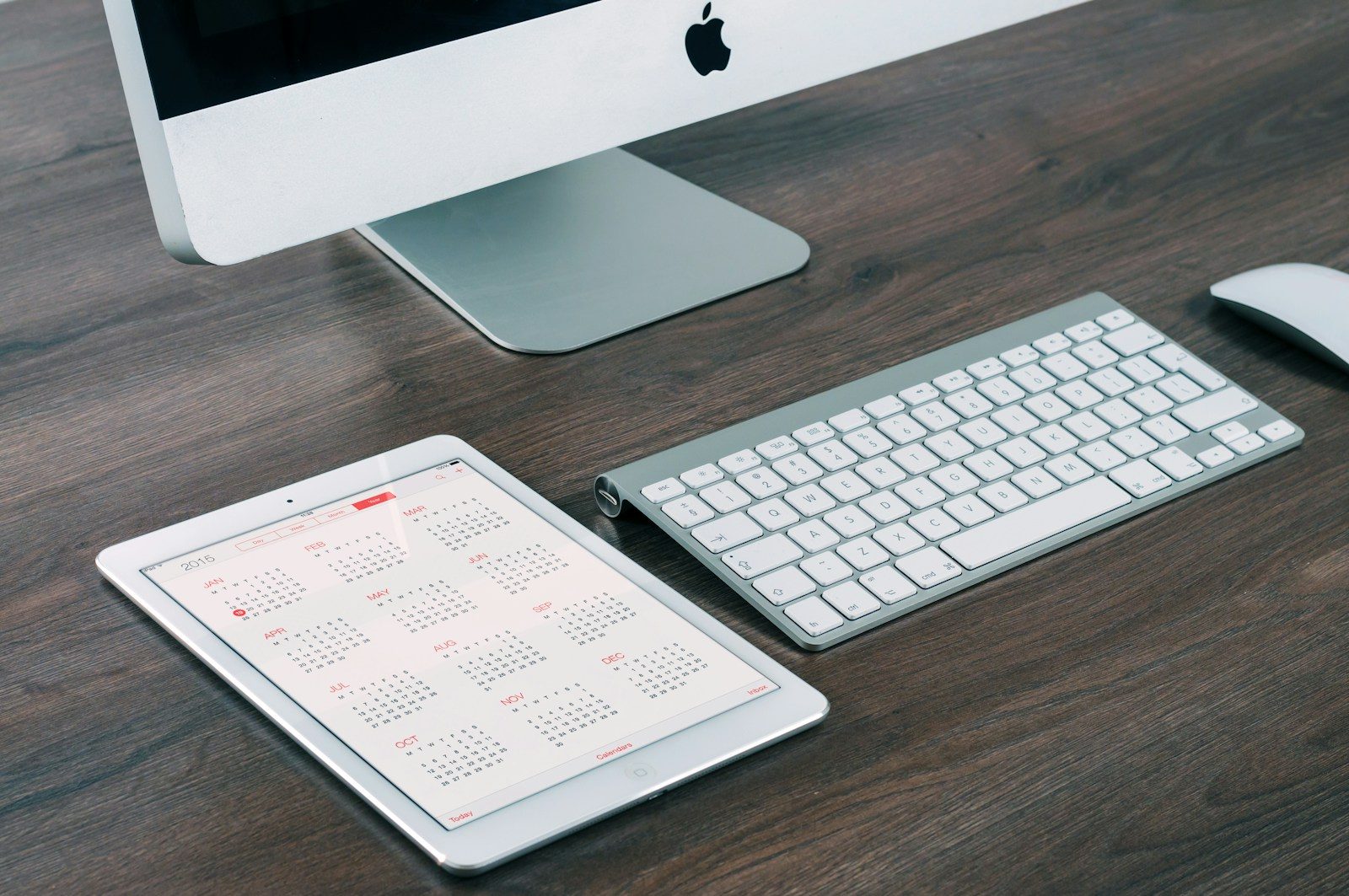 iMac de alumínio e iPad